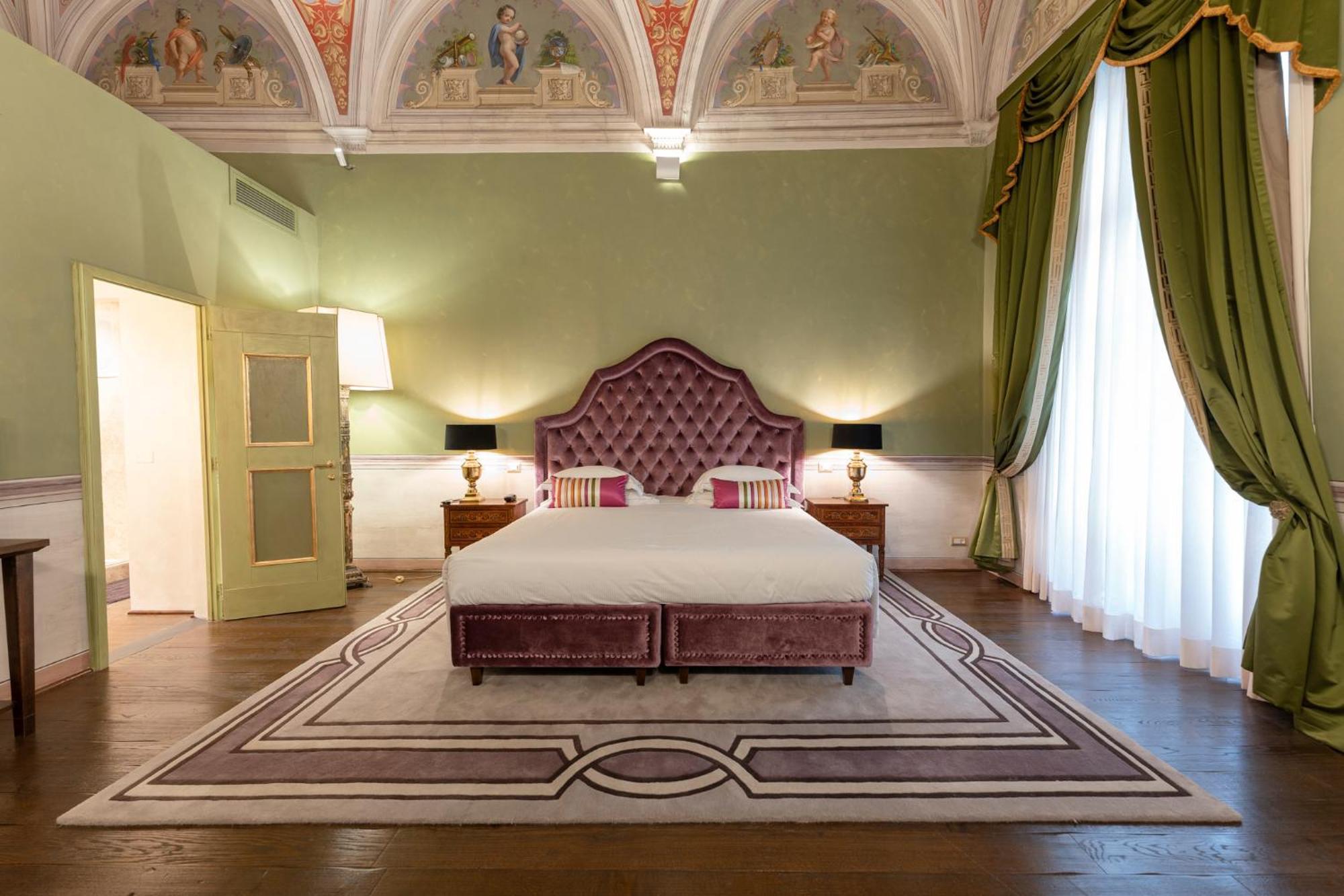 Grand Cavour Hotel 4*